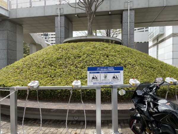 バイク駐車場